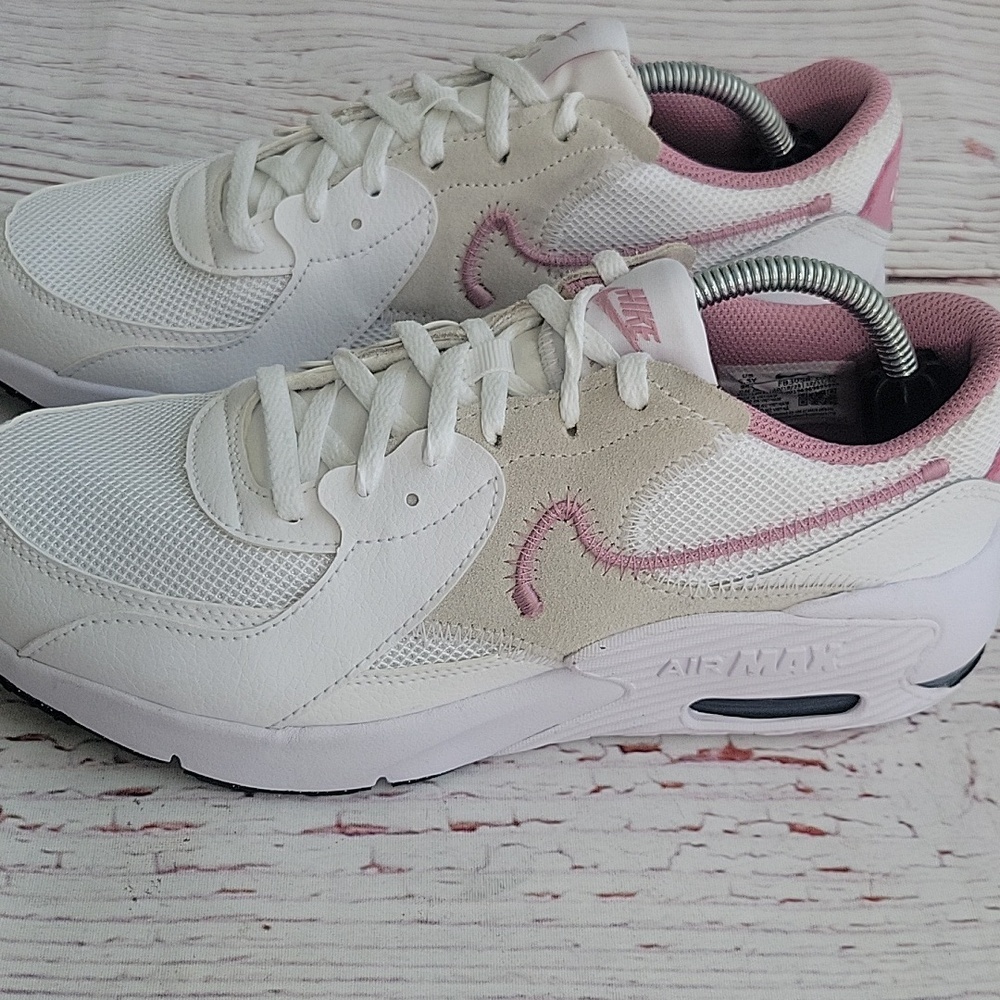 NIKE AIR MAX EXCEE GS White Elemental Pink Women's Size 8 - Picture 3 of 12